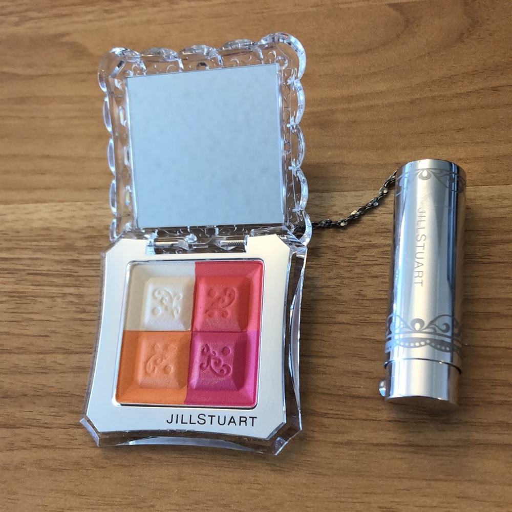Jill Stuart blush with brush